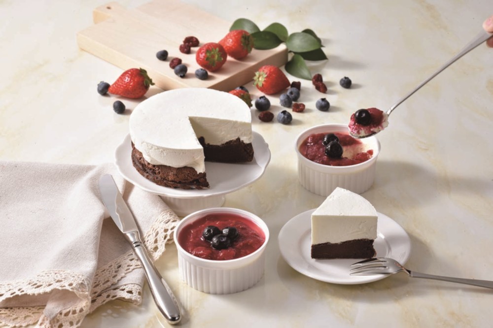 御祝.お返し,引出物,記念品は:北海道直送特別企画 岩瀬牧場 王様のショコラ＆ベリーレアチーズセット