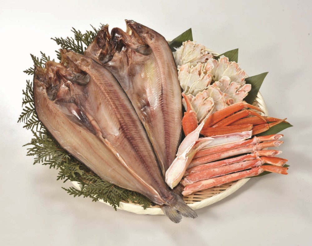 御祝.お返し,引出物,記念品は:北海道直送特別企画 カネサン佐藤水産 真ほっけ開き・ボイルずわいがにセットR