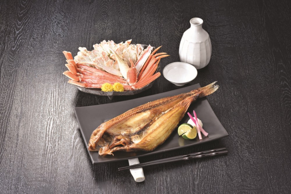 御祝.お返し,引出物,記念品は:北海道直送特別企画 カネサン佐藤水産 真ほっけ開き・ボイルずわいがにセットR