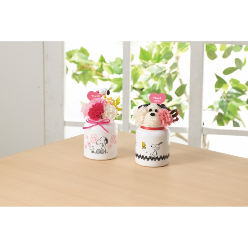 御祝.お返し,引出物,記念品は:【母の日専用】お花スヌーピーＺｉｇｚａｇ　Ｔｈａｎｋ　ｙｏｕ（プリザーブドフラワー）商品のお届け期間：5.6(水)～5.10(日)。5月6日以降のご注文は「遅れてごめんね」対応となります。