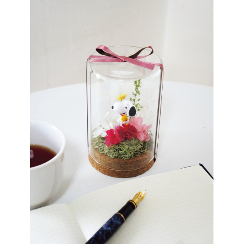 御祝.お返し,引出物,記念品は:【母の日専用】スヌーピーテラリウムＨＵＧ（プリザーブドフラワー）商品のお届け期間：5.6(水)～5.10(日)。5月6日以降のご注文は「遅れてごめんね」対応となります。