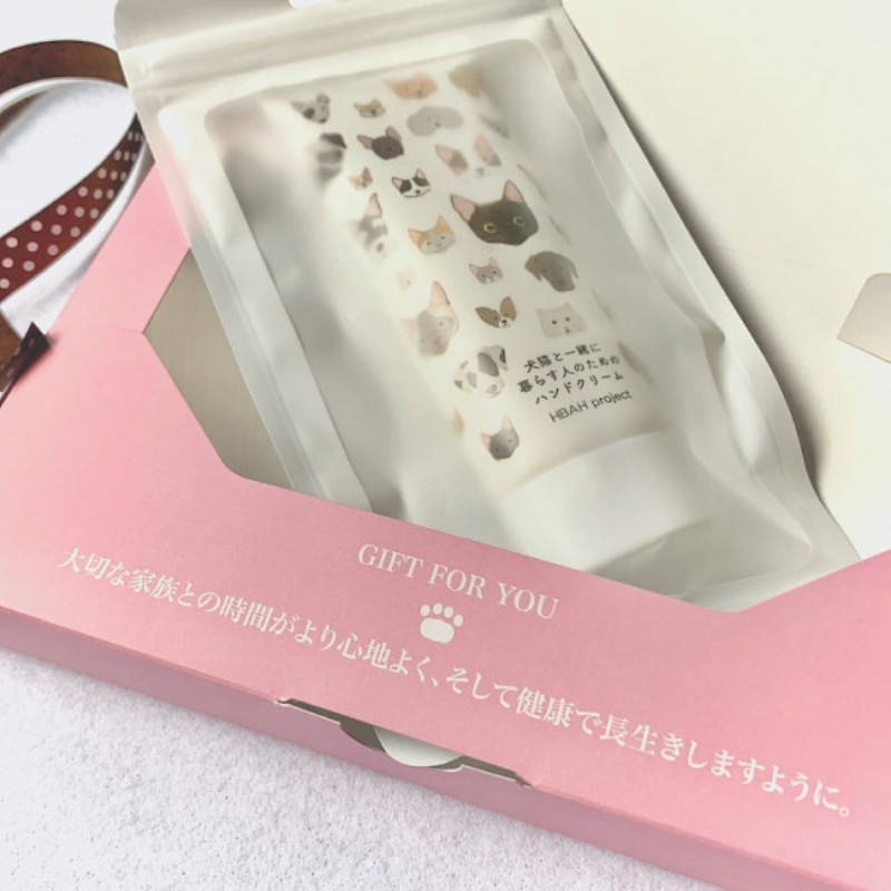 御祝.お返し,引出物,記念品は:【母の日専用】犬猫と一緒に暮らす人のためのハンドクリームギフト商品のお届け期間：5.6(水)～5.10(日)。5月6日以降のご注文は「遅れてごめんね」対応となります。