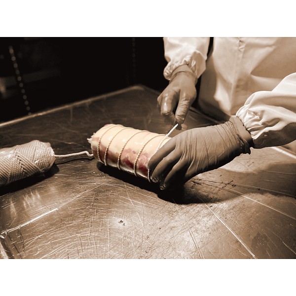 御祝.お返し,引出物,記念品は:竹岸ハム商会　ホワイトロースハム（１ｋｇ） TGWRO1000