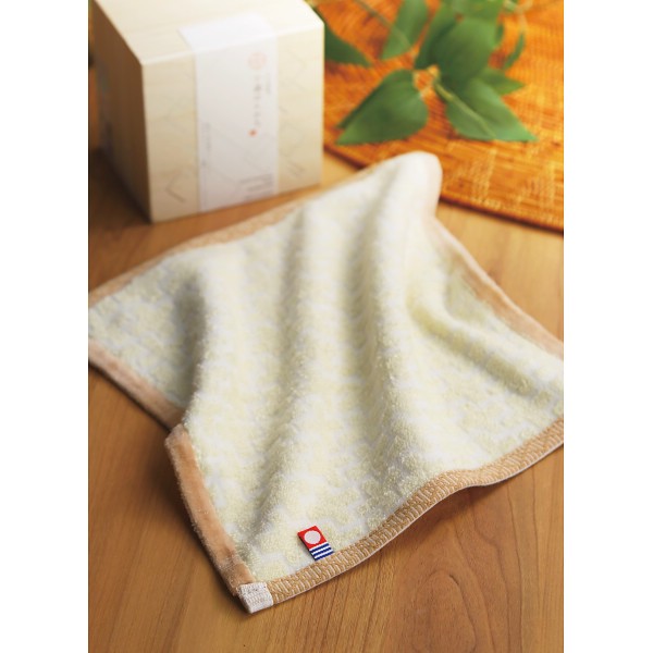 御祝.お返し,引出物,記念品は:今治謹製　千歳はんかちタオルハンカチ（木箱入） イエロー 1485330