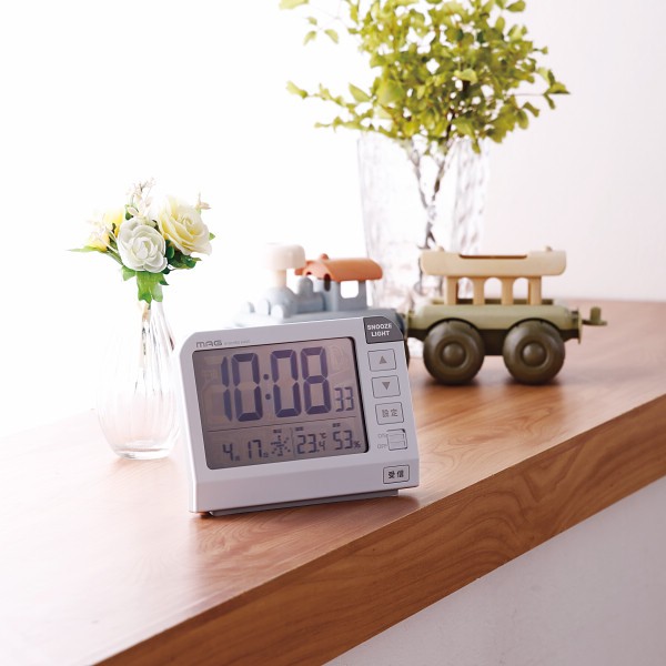 御祝.お返し,引出物,記念品は:ＭＡＧ　電波時計ホーネット ホワイト T-767WH-Z