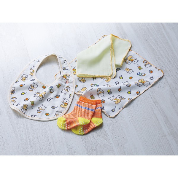 御祝.お返し,引出物,記念品は:ソックスギフトボックスこぐまちゃん オフホワイト R-210715 