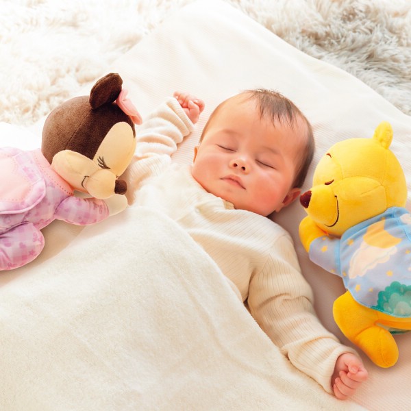 御祝.お返し,引出物,記念品は:いっしょにねんねぐっすりメロディ くまのプーさん 4904810916239