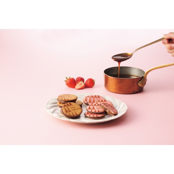 御祝.お返し,引出物,記念品は:ザ・スウィーツ　苺キャラメルサンドクッキー（５個） SSB5